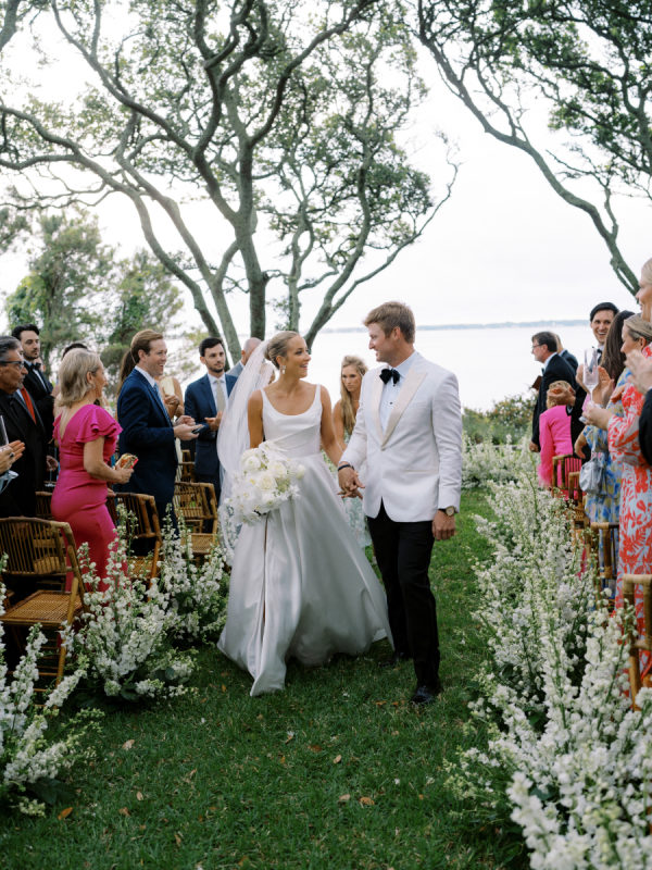 A Modern Coastal Celebration in Blues and Greens Under the Oaks